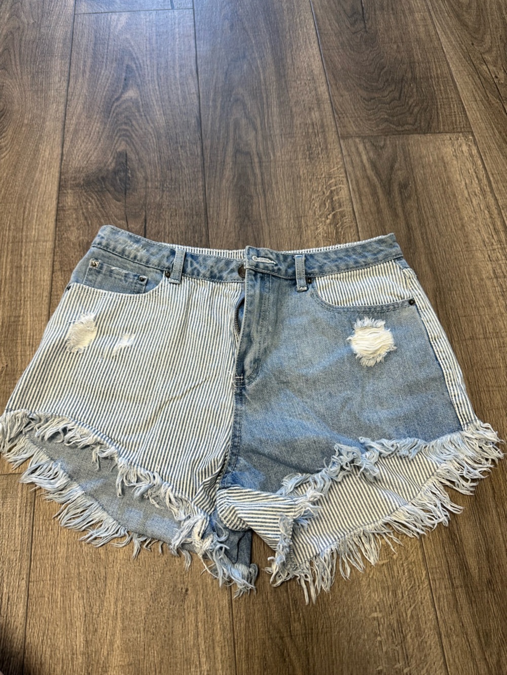 Rue21 Two-Tone Distressed Denim Shorts in Light Blue and White